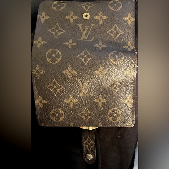 Louis Vuitton Monogram Bifold Wallet - Picture 3 of 12